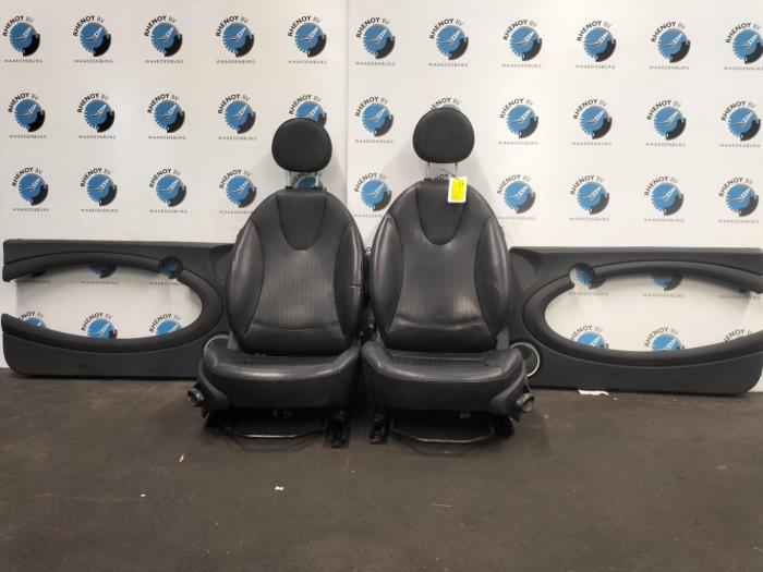 Gebruikte Display Interieur Mini Mini Prijs € 363,00 Inclusief btw aangeboden door Rhenoy Onderdelen b.v.