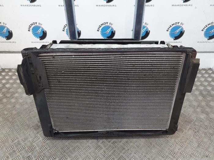 Gebruikte Radiateur BMW 7-Serie Prijs € 484,00 Inclusief btw aangeboden door Rhenoy Onderdelen b.v.