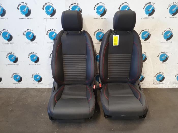 Gebruikte Display Interieur Landrover Discovery Sport L550 Prijs € 786,50 Inclusief btw aangeboden door Rhenoy Onderdelen b.v.