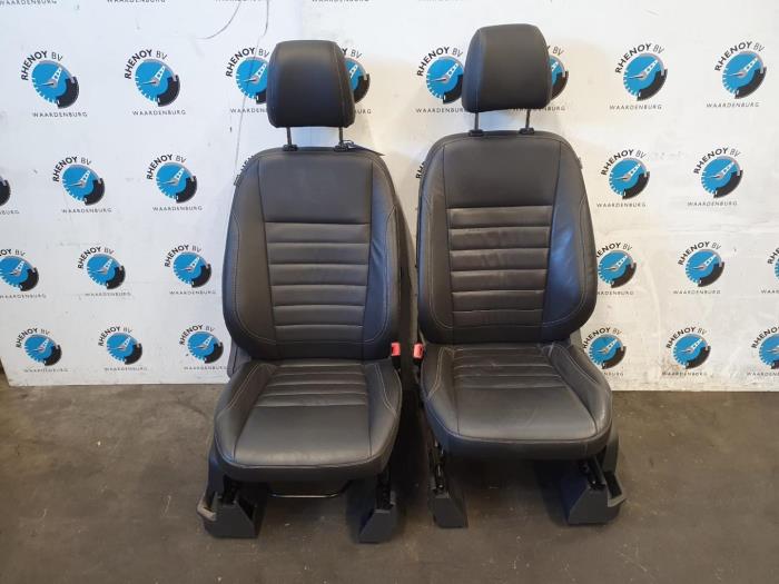 Gebruikte Display Interieur Ford C-Max Prijs € 605,00 Inclusief btw aangeboden door Rhenoy Onderdelen b.v.
