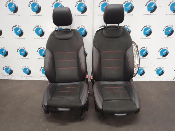 Gebruikte Display Interieur Mercedes A-Klasse Prijs € 605,00 Inclusief btw aangeboden door Rhenoy Onderdelen b.v.