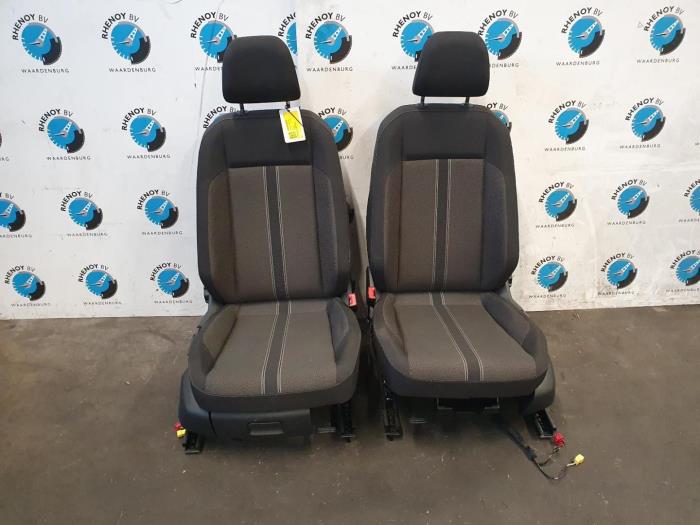 Gebruikte Display Interieur Volkswagen T-Roc Prijs € 544,50 Inclusief btw aangeboden door Rhenoy Onderdelen b.v.