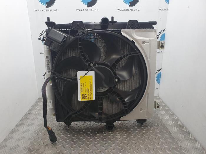 Gebruikte Radiateur Opel Corsa Prijs € 847,00 Inclusief btw aangeboden door Rhenoy Onderdelen b.v.
