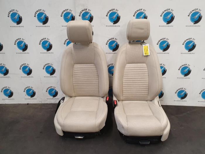 Gebruikte Display Interieur Landrover Discovery Sport L550 Prijs € 786,50 Inclusief btw aangeboden door Rhenoy Onderdelen b.v.