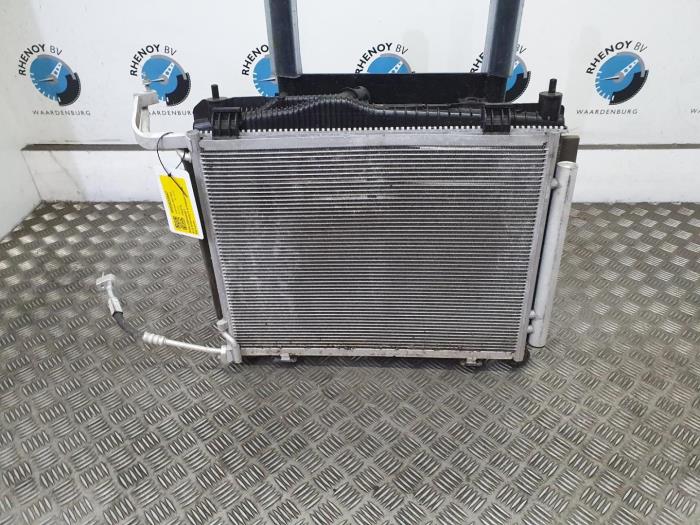 Gebruikte Radiateur Ford Fiesta Prijs € 363,00 Inclusief btw aangeboden door Rhenoy Onderdelen b.v.