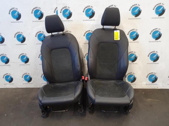 Gebruikte Display Interieur Ford Fiesta Prijs € 786,50 Inclusief btw aangeboden door Rhenoy Onderdelen b.v.