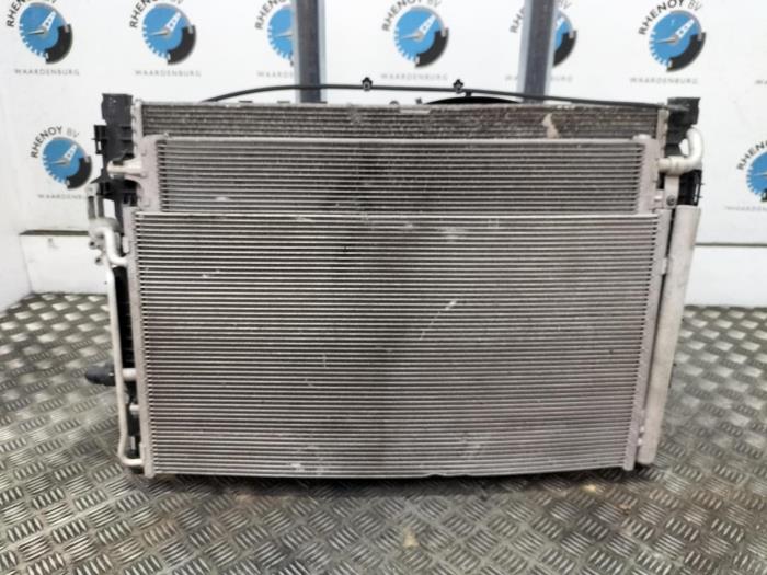 Gebruikte Radiateur Landrover Discovery Sport L550 Prijs € 907,50 Inclusief btw aangeboden door Rhenoy Onderdelen b.v.