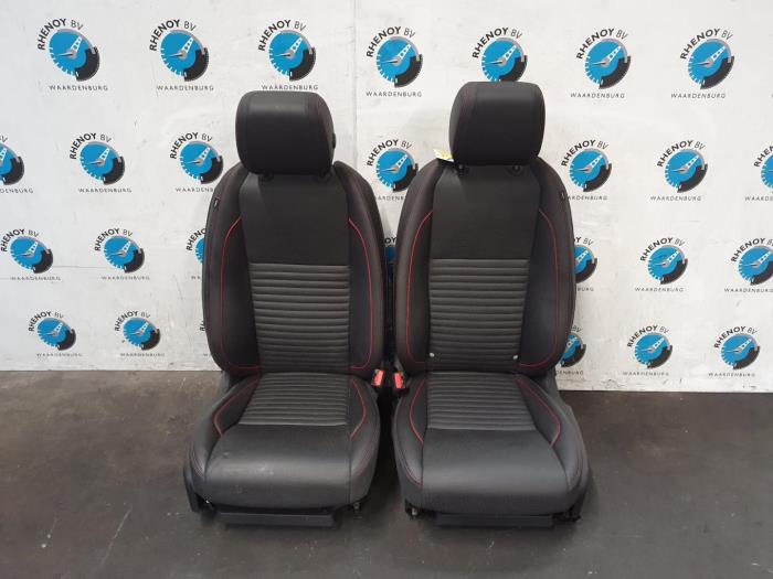 Gebruikte Display Interieur Landrover Discovery Sport L550 Prijs € 907,50 Inclusief btw aangeboden door Rhenoy Onderdelen b.v.