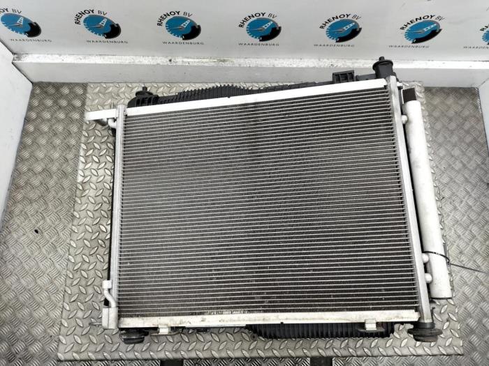 Gebruikte Radiateur Ford Fiesta Prijs € 363,00 Inclusief btw aangeboden door Rhenoy Onderdelen b.v.