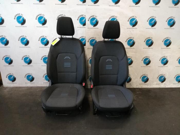 Gebruikte Display Interieur Ford Focus Prijs € 484,00 Inclusief btw aangeboden door Rhenoy Onderdelen b.v.