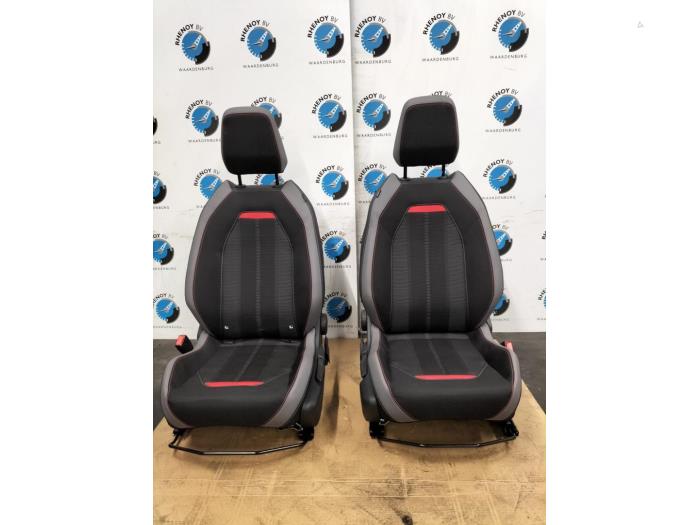Gebruikte Display Interieur Opel Mokka Prijs € 726,00 Inclusief btw aangeboden door Rhenoy Onderdelen b.v.