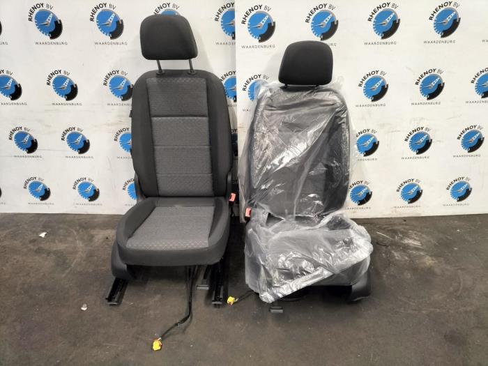 Gebruikte Display Interieur Ford Tourneo Connect Prijs € 907,50 Inclusief btw aangeboden door Rhenoy Onderdelen b.v.