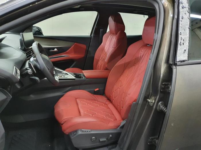 Gebruikte Display Interieur Peugeot 3008 Prijs € 907,50 Inclusief btw aangeboden door Rhenoy Onderdelen b.v.