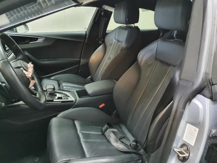 Gebruikte Display Interieur Audi A5 Prijs op aanvraag aangeboden door Rhenoy Onderdelen b.v.