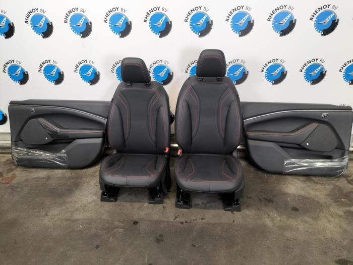 Gebruikte Display Interieur Ford Usa Mustang Prijs € 1.210,00 Inclusief btw aangeboden door Rhenoy Onderdelen b.v.