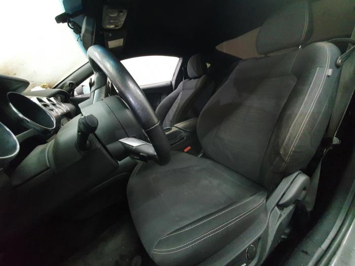 Gebruikte Display Interieur Ford Usa Mustang Prijs € 726,00 Inclusief btw aangeboden door Rhenoy Onderdelen b.v.