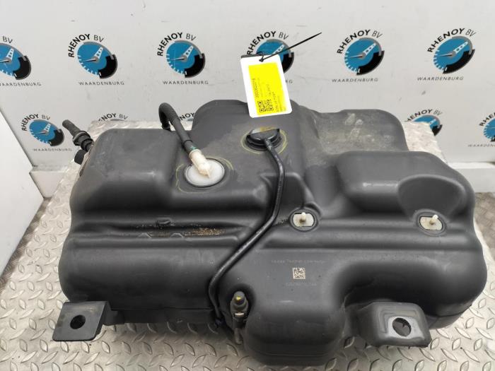 Gebruikte Pomp adblue Fiat Talento Prijs € 423,50 Inclusief btw aangeboden door Rhenoy Onderdelen b.v.