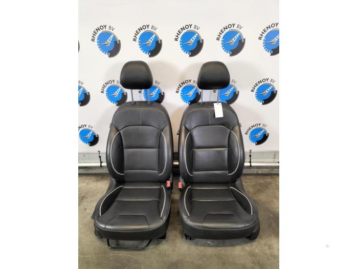 Gebruikte Display Interieur Kia Niro Prijs € 605,00 Inclusief btw aangeboden door Rhenoy Onderdelen b.v.