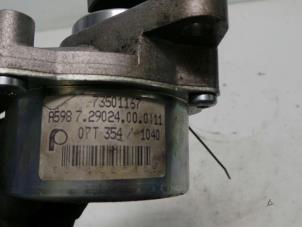 Gebruikte Vacuumpomp (Diesel) Opel Corsa Prijs op aanvraag aangeboden door Rhenoy Onderdelen b.v.