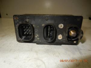 Gebruikte Voorgloei Relais Renault Megane Classic (LA) 1.9D RL,RN Prijs € 21,00 Margeregeling aangeboden door Reclycar De Boer BV