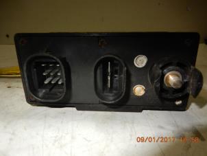 Gebruikte Voorgloei Relais Renault Megane Classic (LA) 1.9D RL,RN Prijs € 26,25 Margeregeling aangeboden door Reclycar De Boer BV