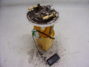 Gebruikte Tankvlotter Renault Twingo II (CN) 1.5 dCi 90 FAP Prijs € 26,25 Margeregeling aangeboden door Reclycar De Boer BV