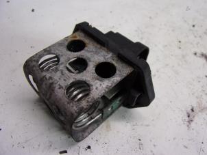 Gebruikte Koelvinweerstand Renault Megane II CC (EM) 1.9 dCi 120 Prijs € 26,25 Margeregeling aangeboden door Reclycar De Boer BV