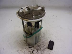 Gebruikte Tank element Pomp Alfa Romeo 147 (937) 1.6 Twin Spark 16V Prijs € 26,25 Margeregeling aangeboden door Reclycar De Boer BV