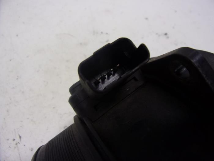 Luchthoeveelheidsmeter van een Ford Focus C-Max 2.0 TDCi 16V 2004