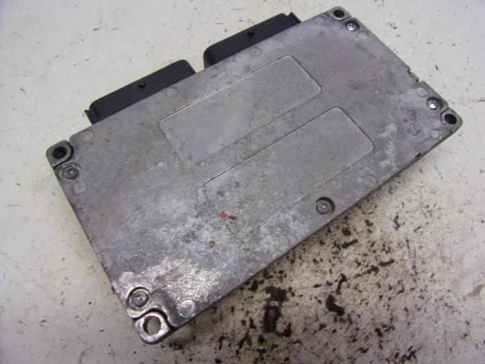 Gebruikte Computer Automatische Bak Renault Scénic II (JM) 2.0 16V Prijs € 78,75 Margeregeling aangeboden door Reclycar De Boer BV