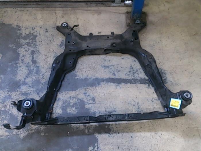 Gebruikte Subframe Volvo V60 I (FW/GW) 1.6 DRIVe Prijs € 52,50 Margeregeling aangeboden door Reclycar De Boer BV