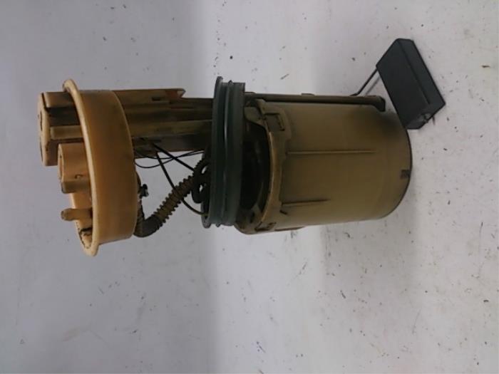 Gebruikte Tank element Pomp Volkswagen Touran (1T1/T2) 1.9 TDI 100 Prijs € 26,25 Margeregeling aangeboden door Reclycar De Boer BV