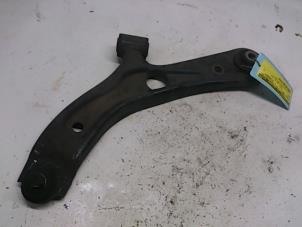 Gebruikte Draagarm onder links-voor Suzuki Swift (ZA/ZC/ZD1/2/3/9) 1.3 DDis 16V Prijs € 36,75 Margeregeling aangeboden door Reclycar De Boer BV