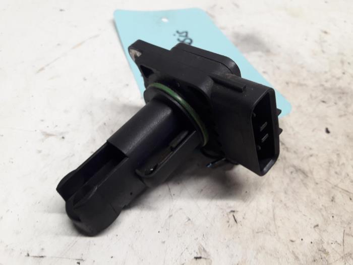 Gebruikte Luchthoeveelheidsmeter Toyota Avensis Wagon (T25/B1E) 2.2 D-4D 16V Prijs € 52,50 Margeregeling aangeboden door Reclycar De Boer BV