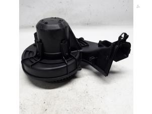 Gebruikte Chaufage Ventilatiemotor Opel Meriva 1.7 CDTI 16V Prijs € 36,75 Margeregeling aangeboden door Reclycar De Boer BV