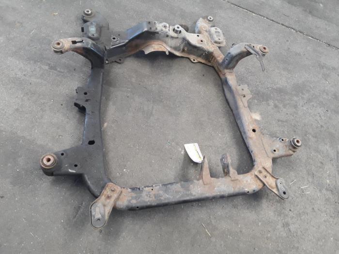 Gebruikte Subframe Opel Astra H (L48) 1.9 CDTi 100 Prijs € 26,25 Margeregeling aangeboden door Reclycar De Boer BV
