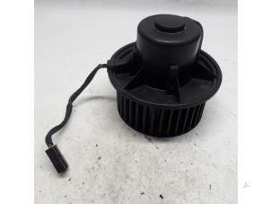 Gebruikte Blower Volkswagen Passat (35I) 1.8i Prijs € 21,00 Margeregeling aangeboden door Reclycar De Boer BV