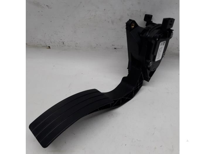 Gaspedaalpositie Sensor van een Renault Captur (2R) 1.5 Energy dCi 110 FAP 2016