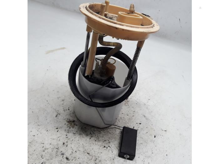 Gebruikte Brandstofpomp Elektrisch Volkswagen Jetta IV (162/16A) 1.6 TDI 16V Prijs € 42,00 Margeregeling aangeboden door Reclycar De Boer BV