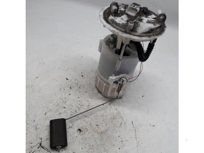 Gebruikte Tank element Pomp Renault Scénic II (JM) 2.0 16V Prijs € 26,25 Margeregeling aangeboden door Reclycar De Boer BV