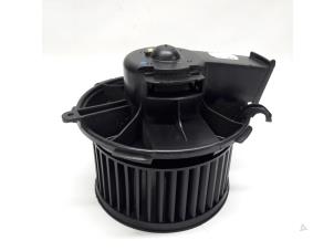 Gebruikte Kachel Ventilatiemotor Peugeot 206 (2A/C/H/J/S) 1.4 XR,XS,XT,Gentry Prijs € 31,50 Margeregeling aangeboden door Reclycar De Boer BV
