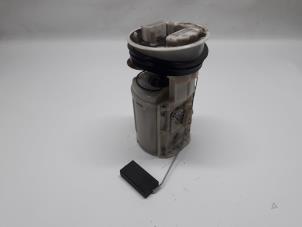 Gebruikte Tank element Pomp Volkswagen Polo III (6N1) 1.6i 75 Prijs € 26,25 Margeregeling aangeboden door Reclycar De Boer BV
