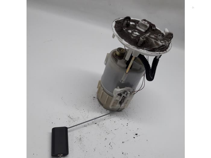 Gebruikte Tank element Pomp Renault Grand Scénic II (JM) 2.0 16V Prijs € 26,25 Margeregeling aangeboden door Reclycar De Boer BV