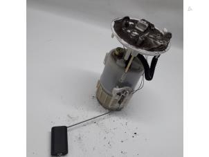 Gebruikte Tank element Pomp Renault Grand Scénic II (JM) 2.0 16V Prijs € 26,25 Margeregeling aangeboden door Reclycar De Boer BV