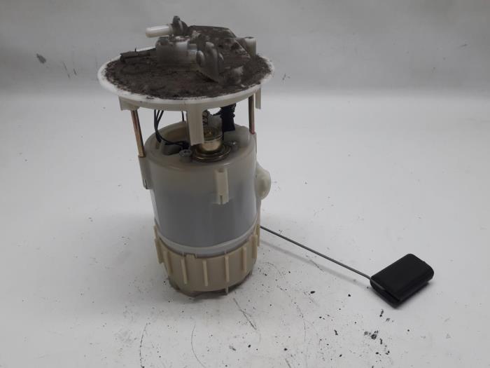 Gebruikte Tank element Pomp Renault Megane II CC (EM) 2.0 16V Prijs € 26,25 Margeregeling aangeboden door Reclycar De Boer BV