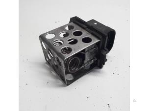 Gebruikte Koelvinweerstand Renault Megane III Grandtour (KZ) 1.5 dCi 110 Prijs € 26,25 Margeregeling aangeboden door Reclycar De Boer BV