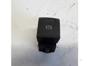 Gebruikte Handrem schakelaar Renault Grand Scénic III (JZ) 1.5 dCi 110 Prijs € 15,75 Margeregeling aangeboden door Reclycar De Boer BV