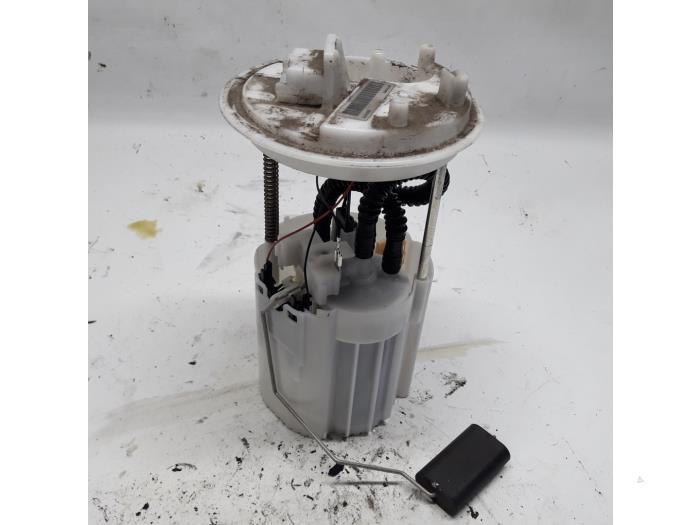 Gebruikte Tank element Pomp Opel Corsa D 1.0 Prijs € 26,25 Margeregeling aangeboden door Reclycar De Boer BV