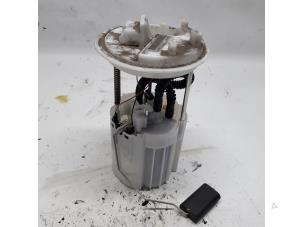 Gebruikte Tank element Pomp Opel Corsa D 1.0 Prijs € 26,25 Margeregeling aangeboden door Reclycar De Boer BV