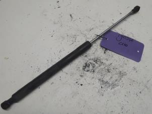 Gebruikte Kofferdekseldemper links-achter Renault Clio III (BR/CR) 1.5 dCi 70 Prijs € 10,50 Margeregeling aangeboden door Reclycar De Boer BV